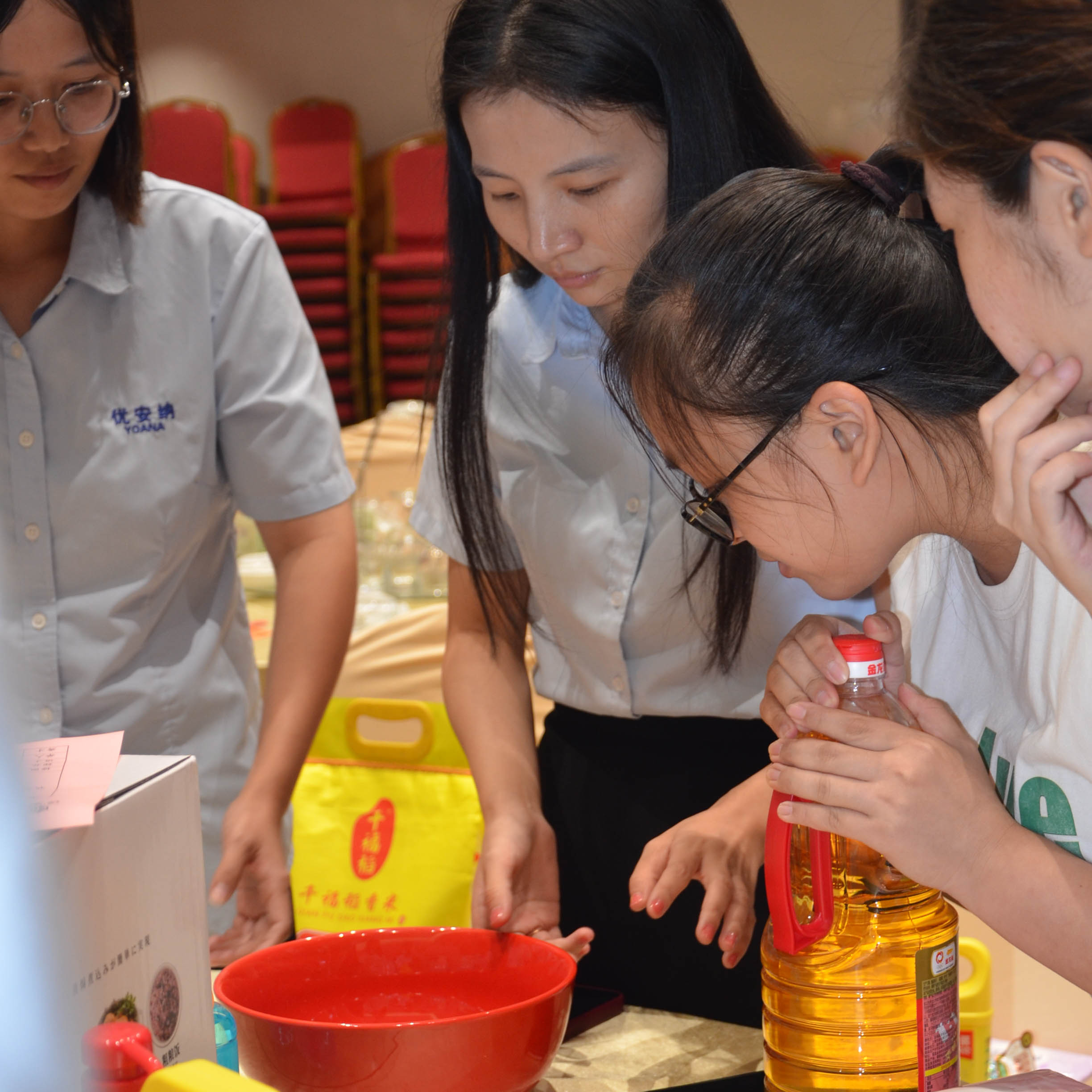 優安納中秋團圓，溫暖擔當共前行